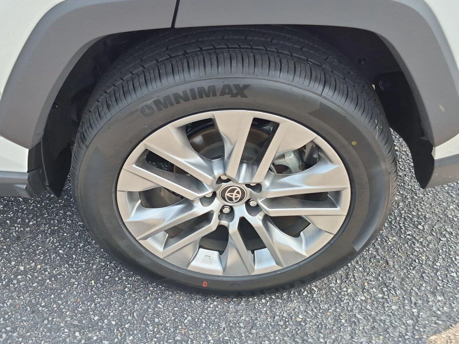 Used 2023 Wind Chill Pearl Toyota XLE Premium image 11