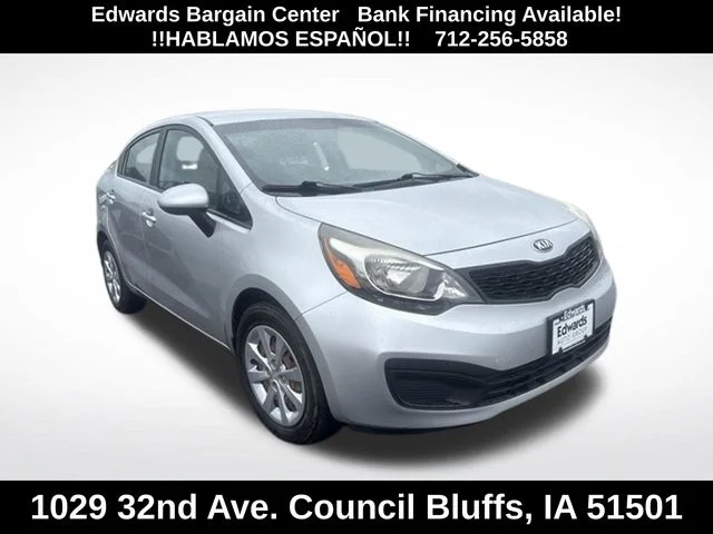 Used 2015 Silver Kia LX image 1