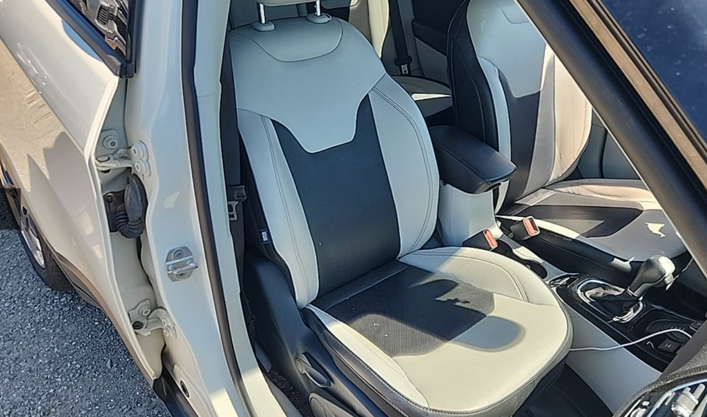 Used 2019 White Clearcoat Jeep Limited image 5