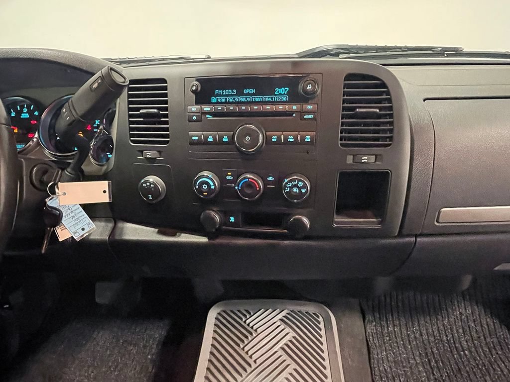 Used 2011 FIRE RED GMC SLE image 48