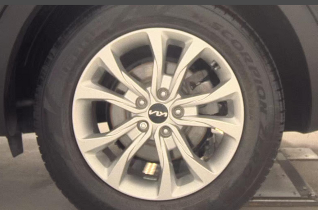 Used 2022 Black Kia LX image 12