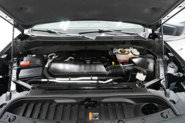 Used 2023 Black Chevrolet Custom image 33