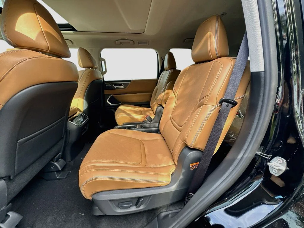 New 2027 BLACK OBSIDIAN INFINITI Luxe 2WD image 26