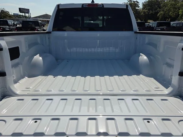 New 2026 Bright White Clear-Coat Exterior Paint RAM Big Horn/Lone Star image 7