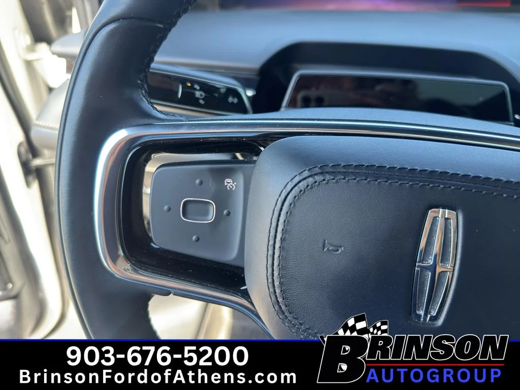 Used 2024 White Platinum Tri-Coat Metallic Lincoln Premiere image 27