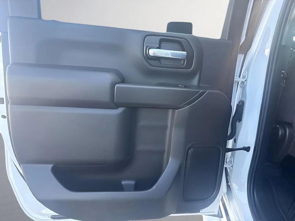 Used 2021 SUMMIT WHITE Chevrolet Custom image 24