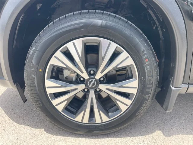 Used 2023 Black Nissan SV image 27