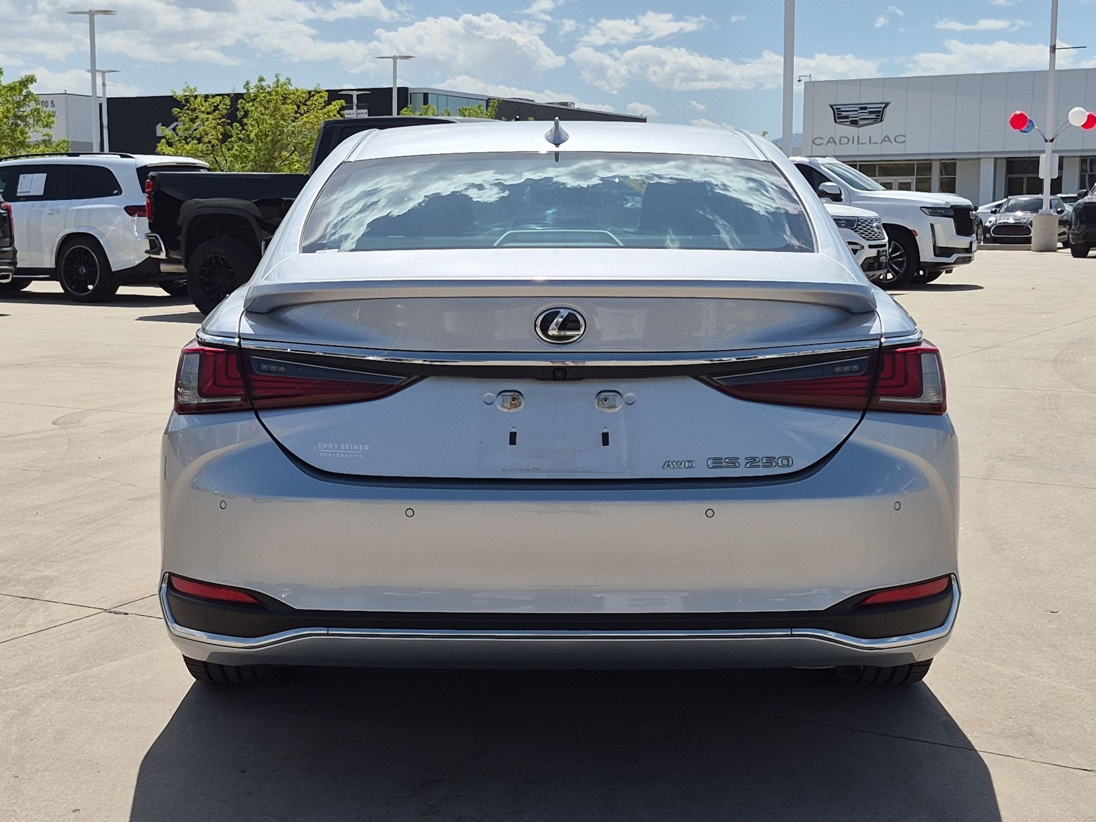 Certified Used 2023 Iridium Lexus ES 250 image 5
