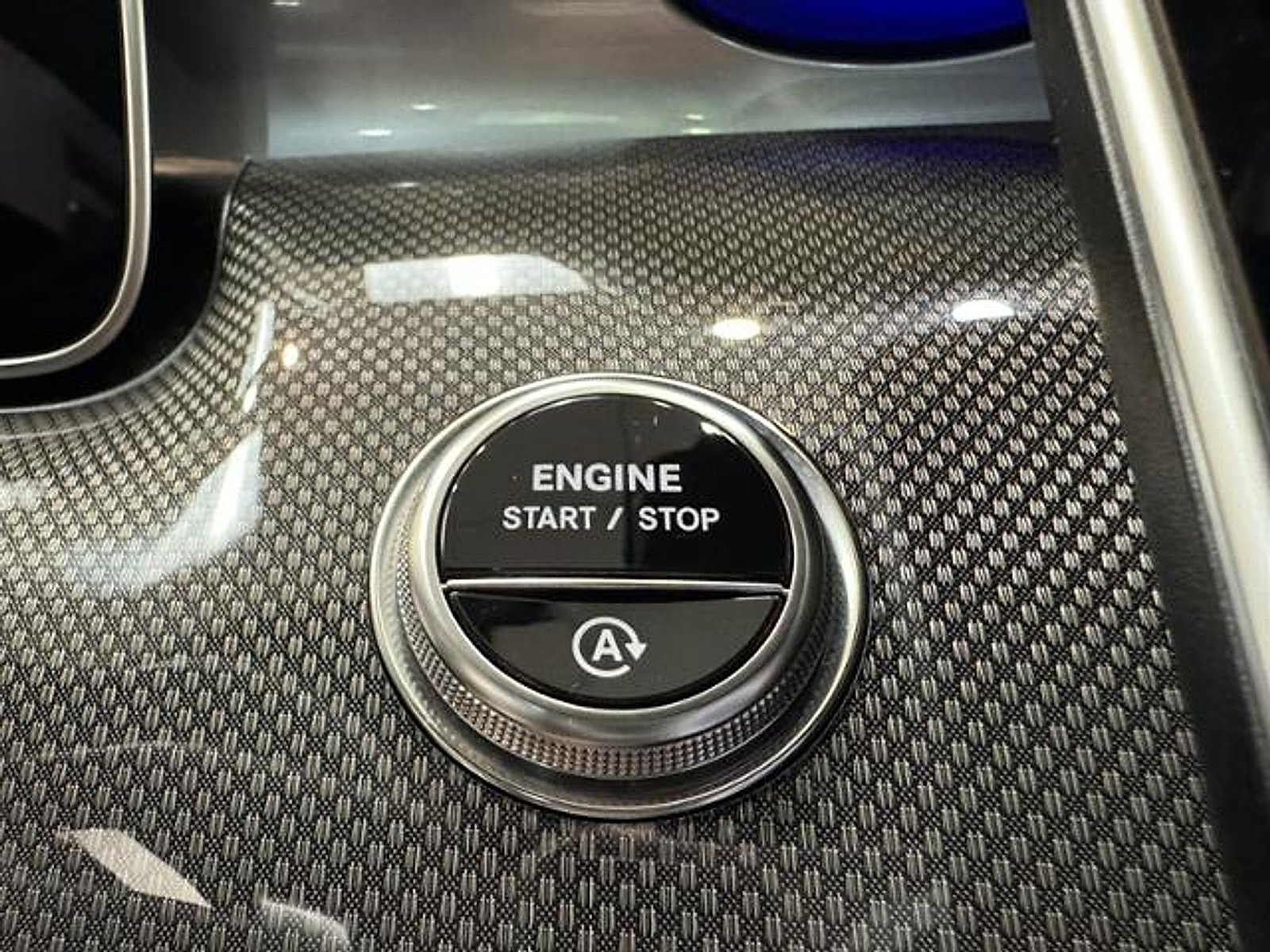 Certified Used 2025 Graphite Grey Metallic Mercedes-Benz 4MATIC® image 24