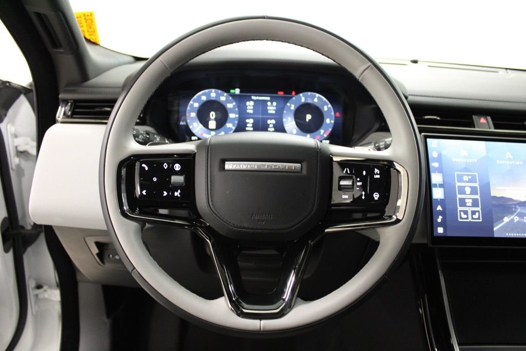 Used 2026 Fuji White Land Rover Dynamic SE image 22