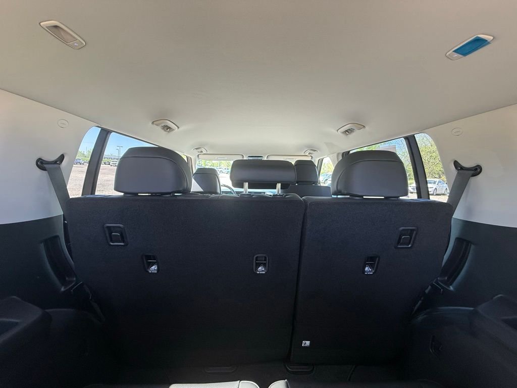 Used 2025 Red Hyundai SEL image 19