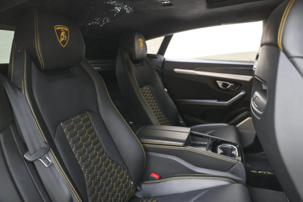 Used 2019 Yellow Lamborghini Base image 38