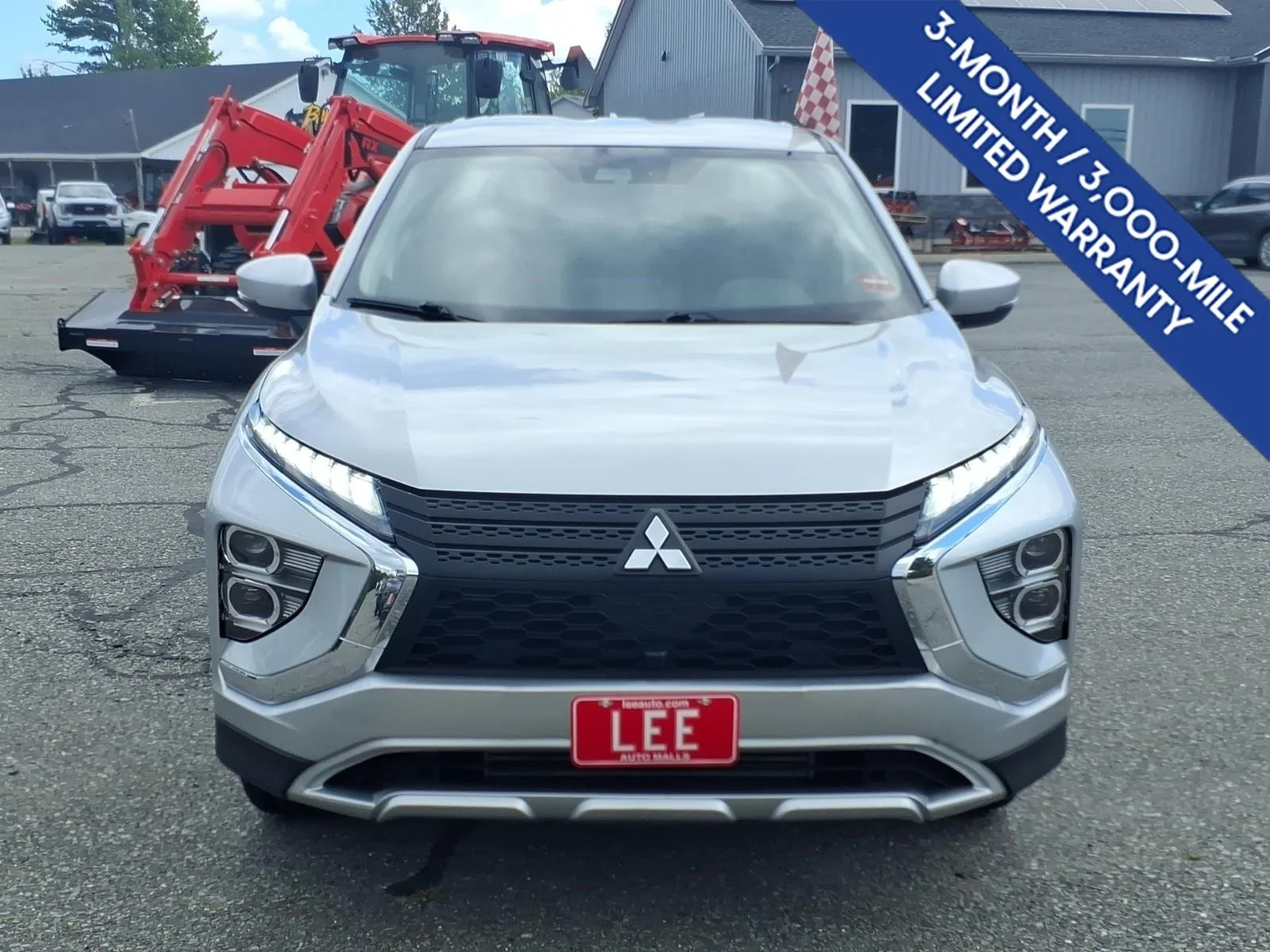 Used 2024 Silver Alloy Mitsubishi SE image 2