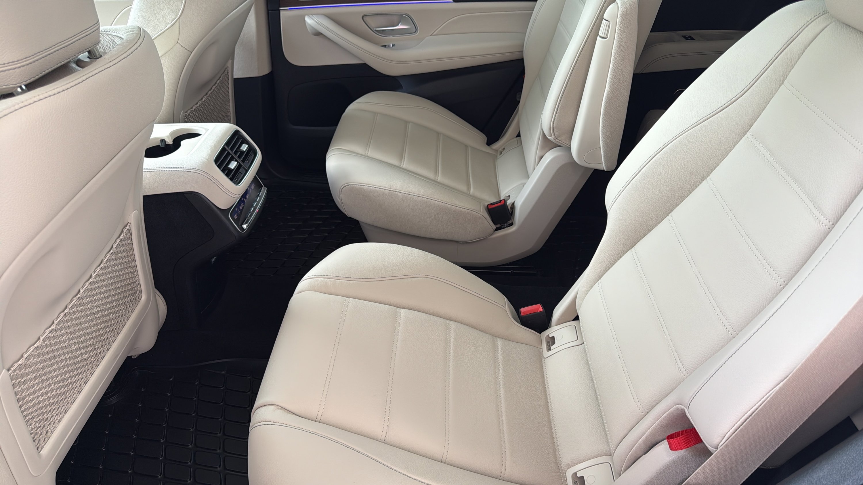 Certified Used 2026 Polar White Mercedes-Benz GLS 450 image 24