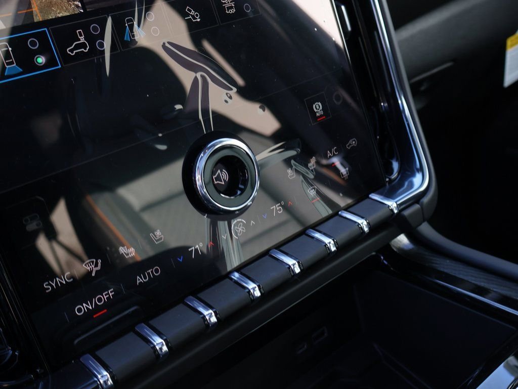 New 2026 Onyx Black GMC AT4 image 32