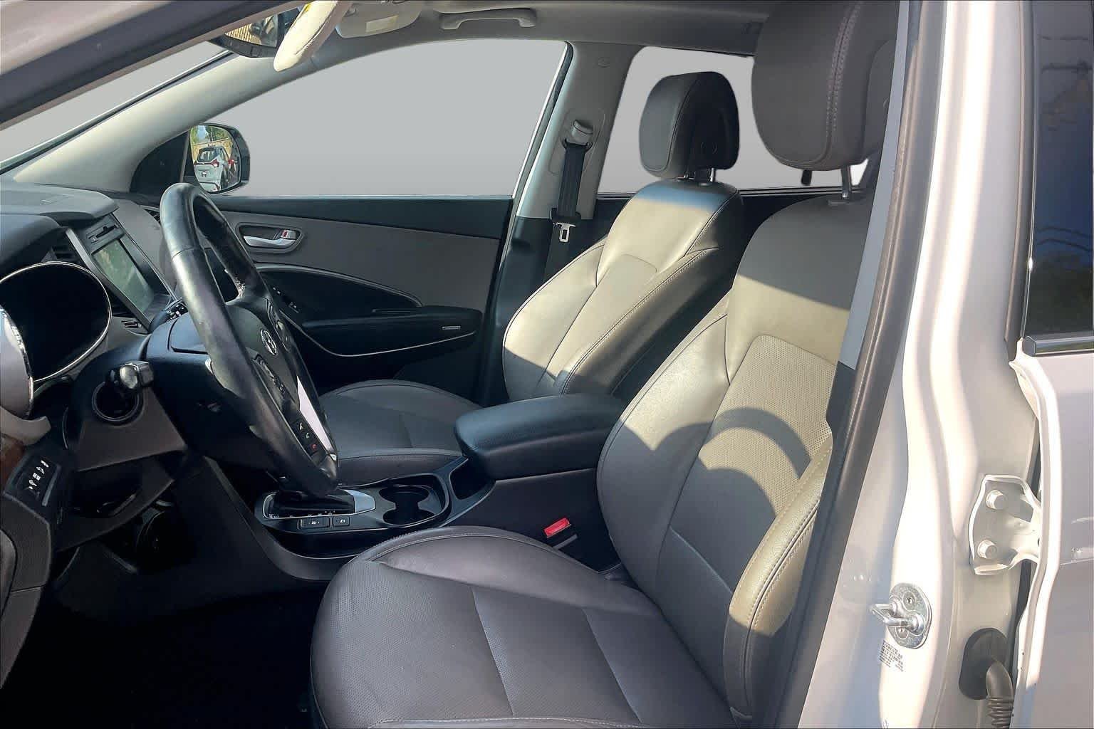 Pre-Owned 2017 Hyundai Santa Fe Limited Ultimate