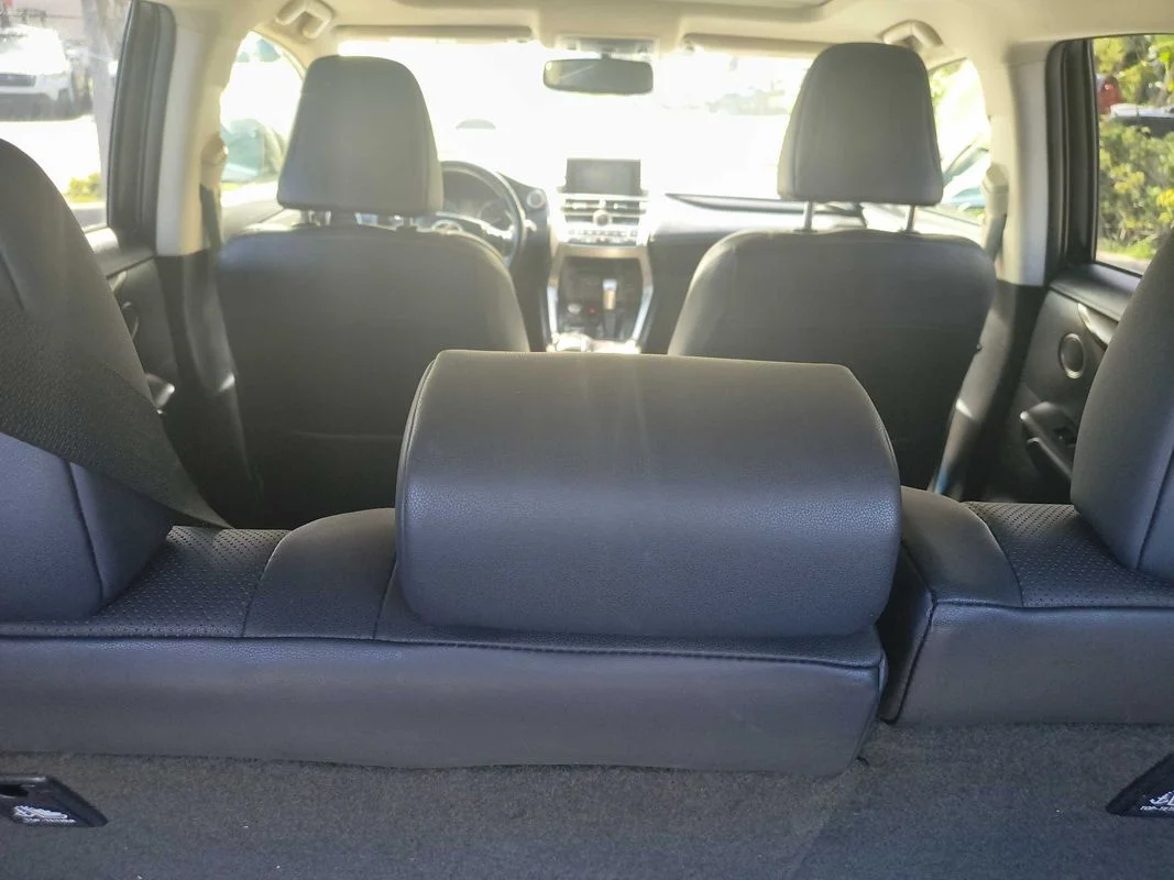 Used 2015  Lexus  image 10