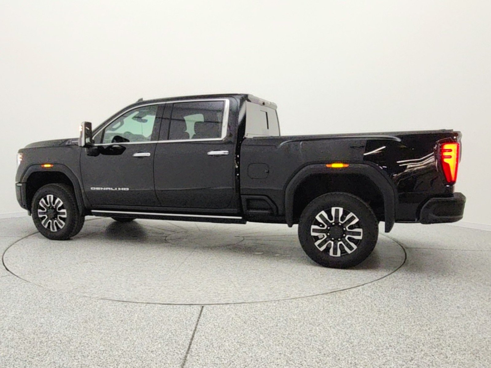2025 GMC Sierra 2500HD Denali Ultimate - Photo 8