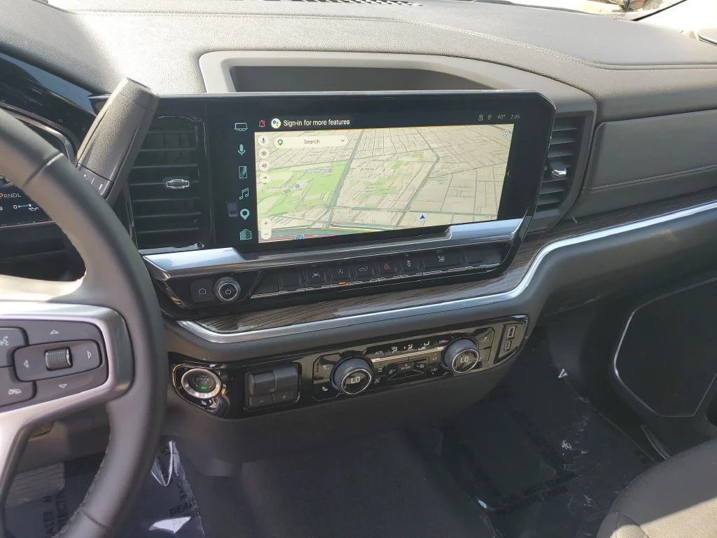 Used 2026 Summit White Chevrolet LT image 24