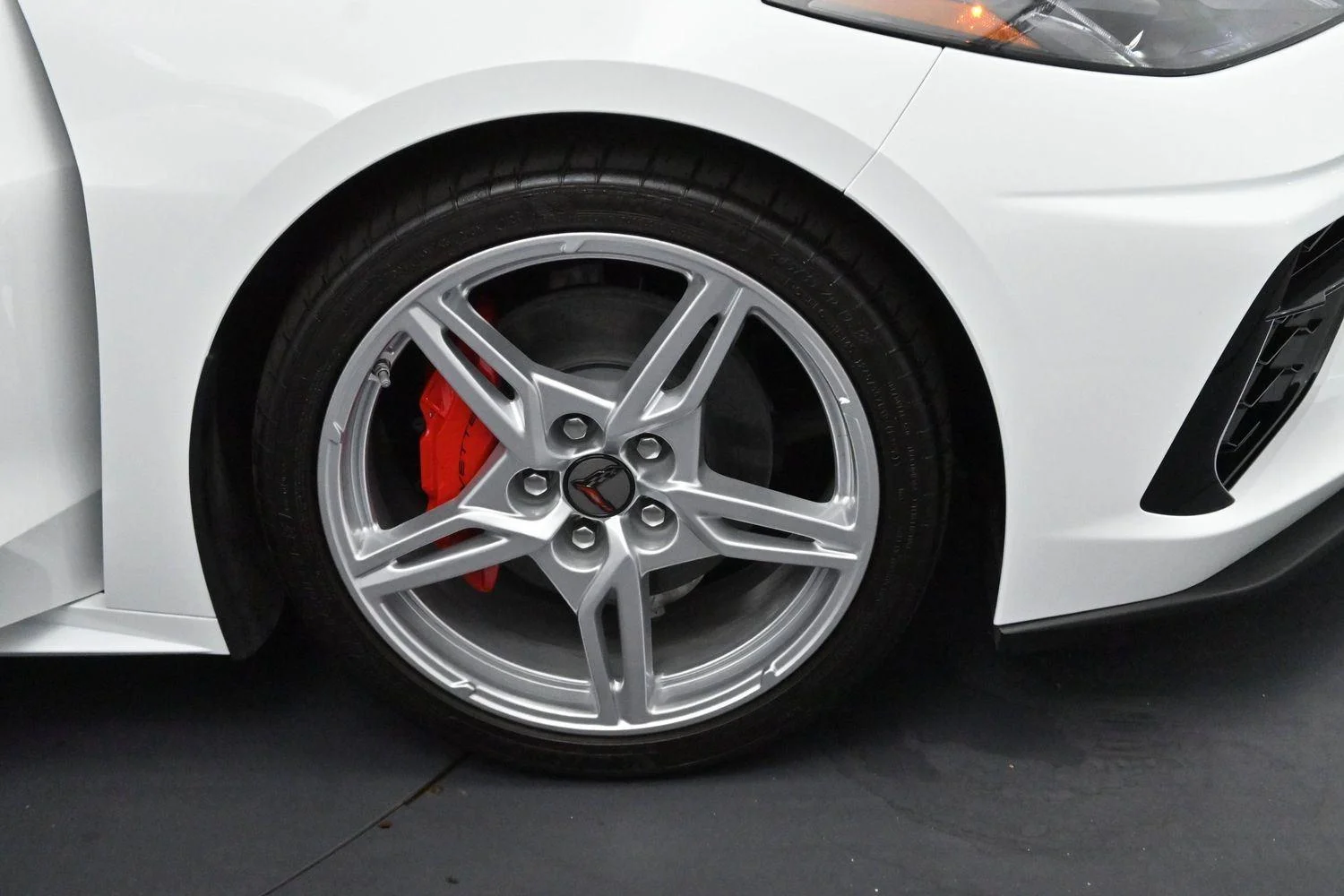 Used 2024 Arctic White Chevrolet 1LT image 29