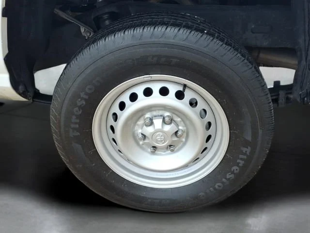 Used 2025  Toyota SR image 27