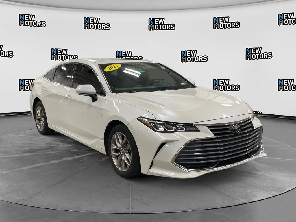 Used 2021 Pearl Toyota XLE image 7