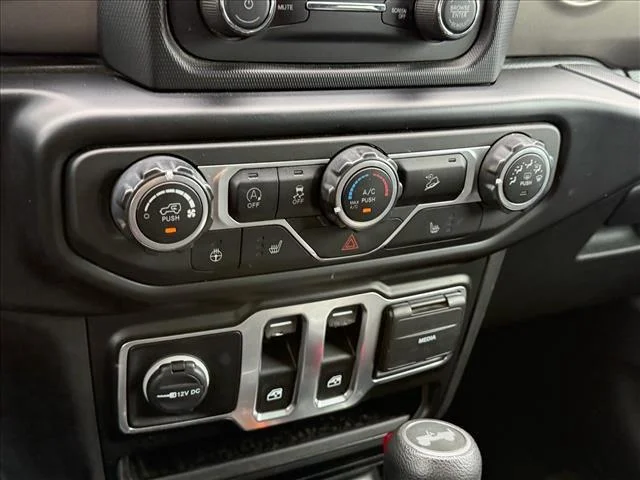 Used 2020 Black Clearcoat Jeep Sport S image 20