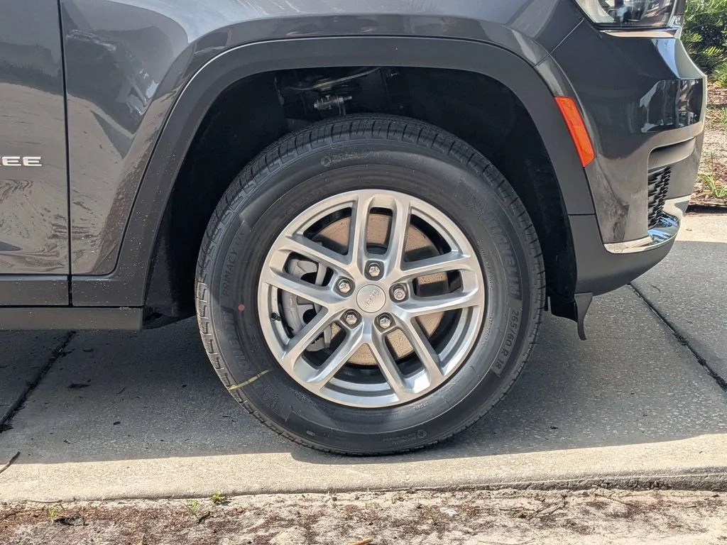 New 2026 Baltic Gray Metallic Clearcoat Jeep Laredo X image 12