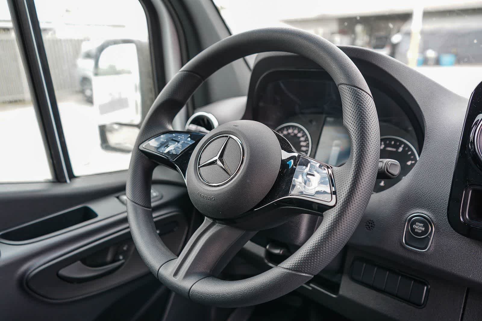 New 2026 Arctic+White Mercedes-Benz  image 14