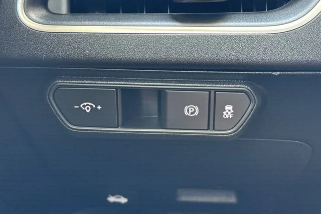 2025 Kia K4 LXS - Photo 29