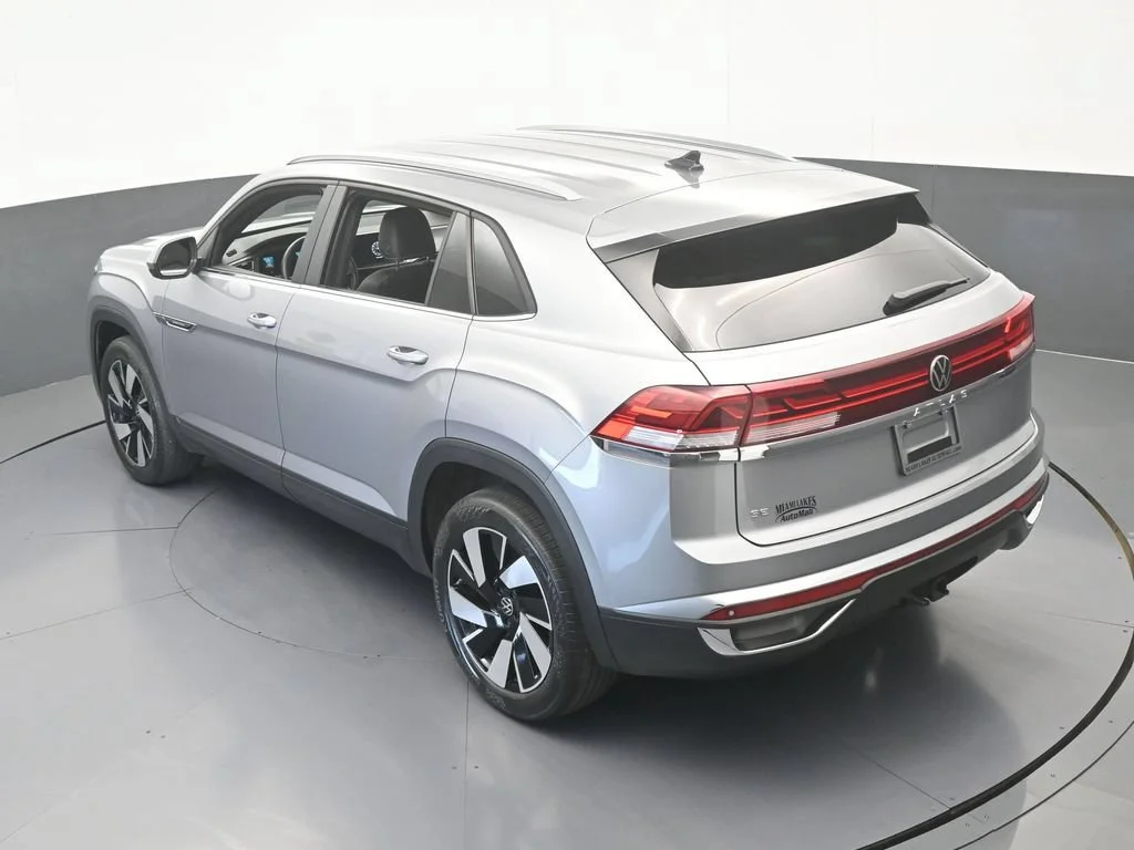 Used 2024 Gray Volkswagen 2.0T SE w/Technology image 44