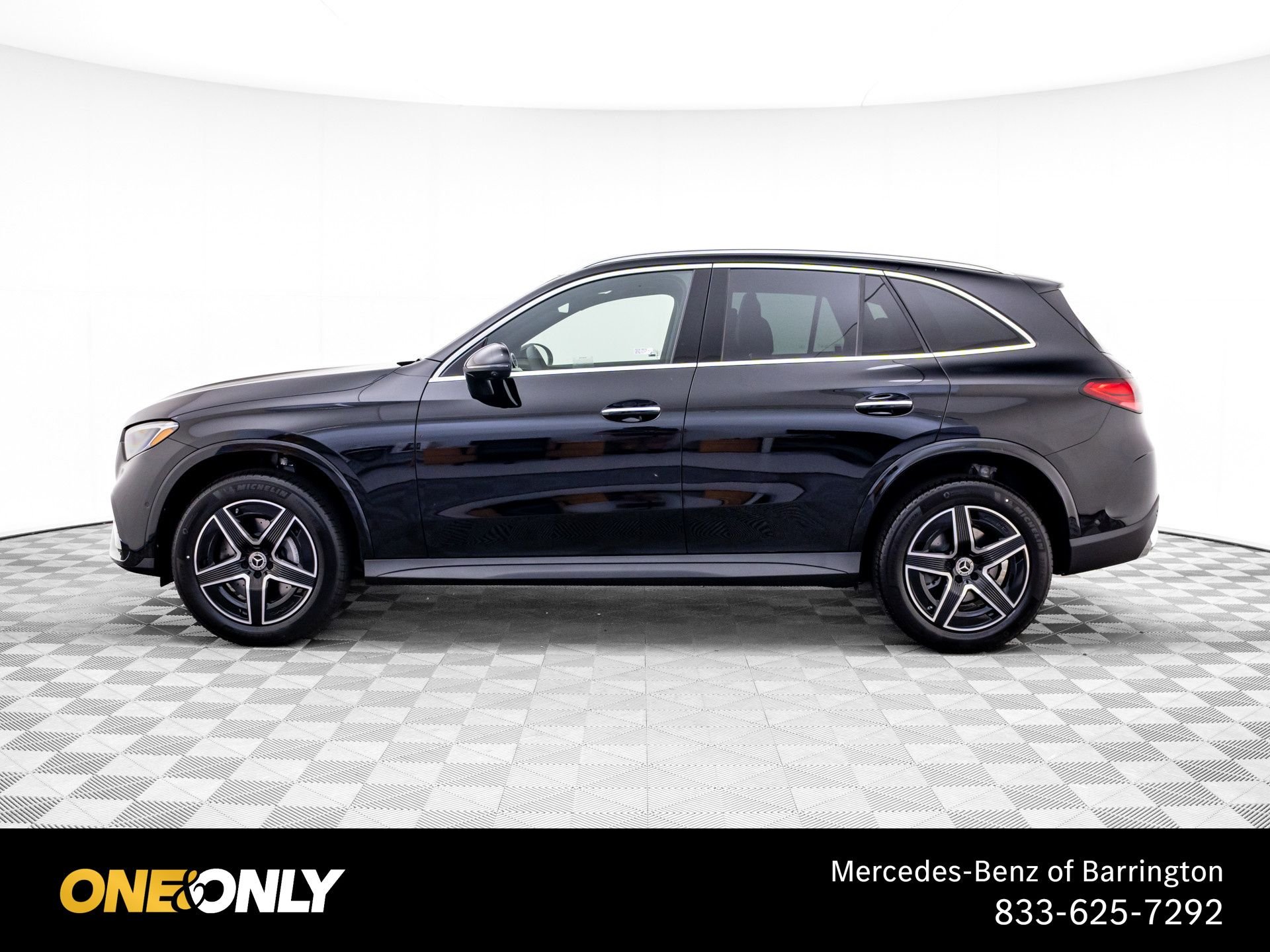 New 2026 Black Mercedes-Benz GLC 300 image 2