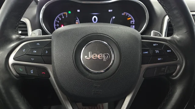 Used 2017 Billet Silver Metallic Jeep Altitude image 16