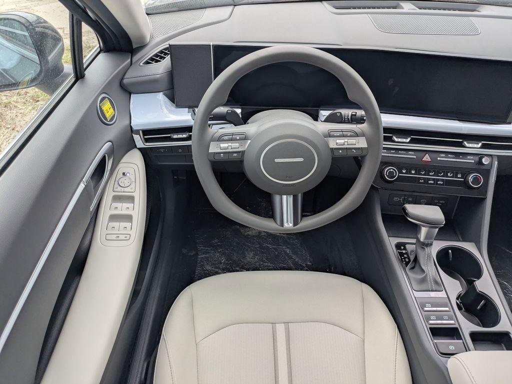 New 2026 Gray Hyundai SE image 10