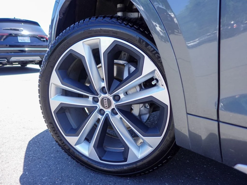 Used 2024 Daytona Gray Pearl Effect Audi 45 S line Premium image 10