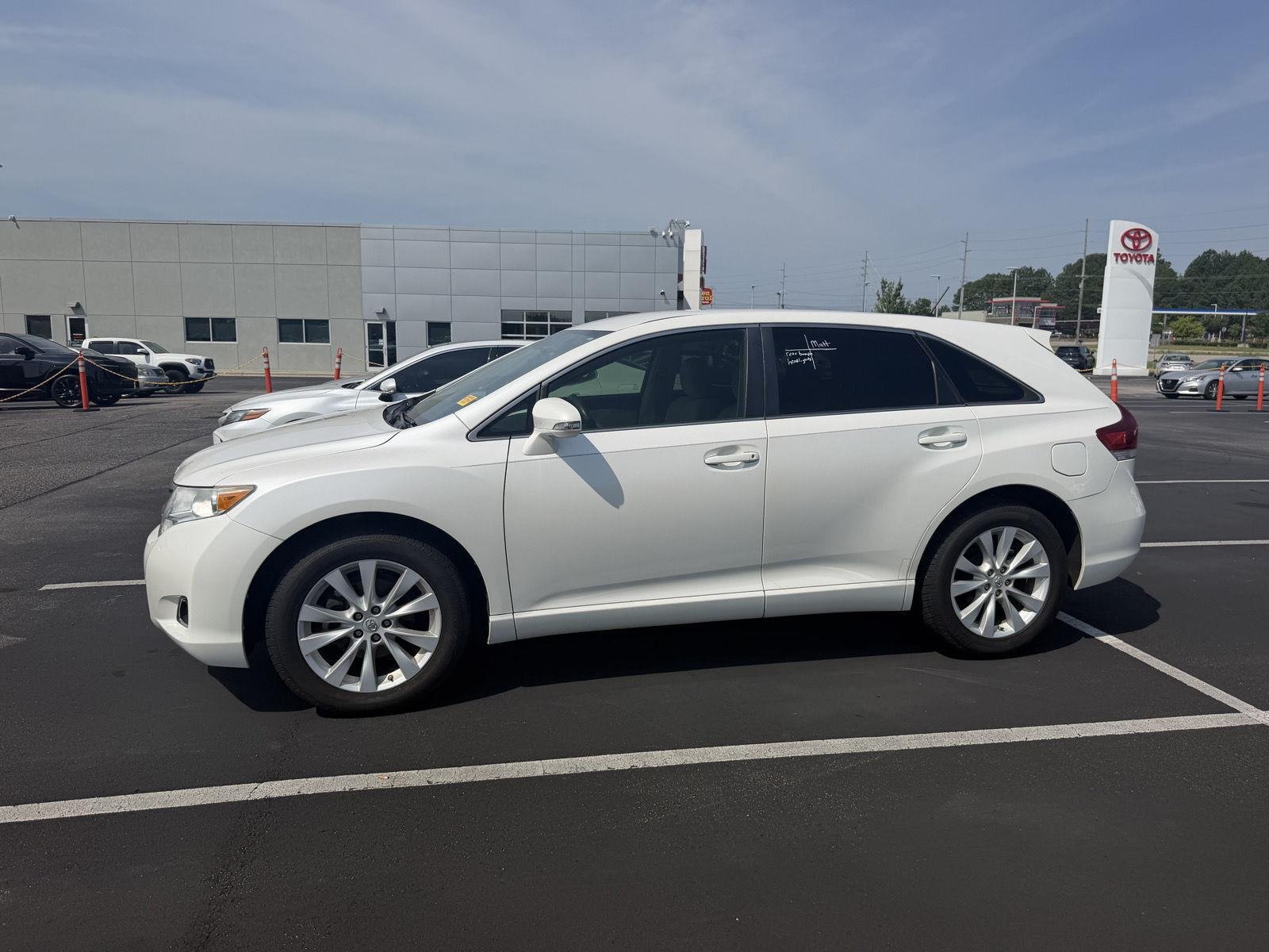 Used 2015 Blizzard Pearl Toyota LE image 17