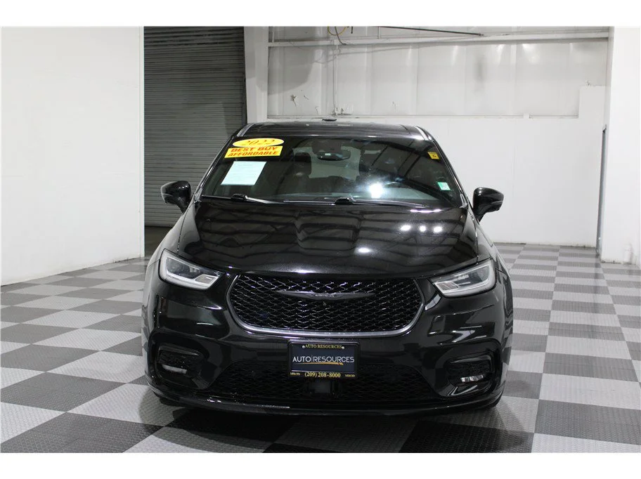 Used 2022 Brilliant Black Crystal Pearlcoat Chrysler Hybrid Touring L image 2
