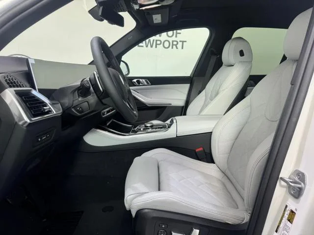 New 2026 Alpine White BMW xDrive40i image 2