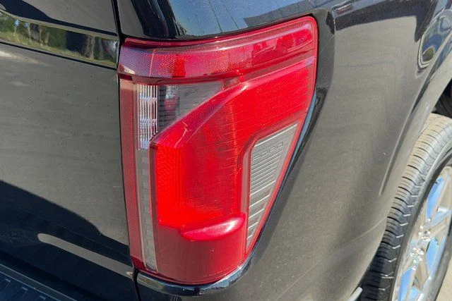 Used 2025 Black Ford XLT image 7