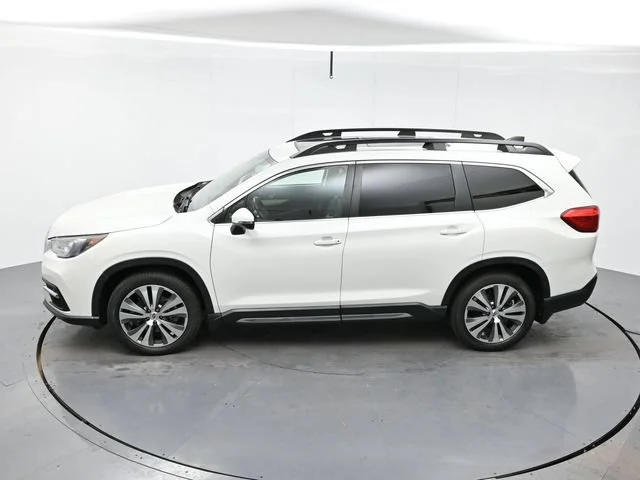 Used 2019 Crystal White Pea Subaru Limited image 37