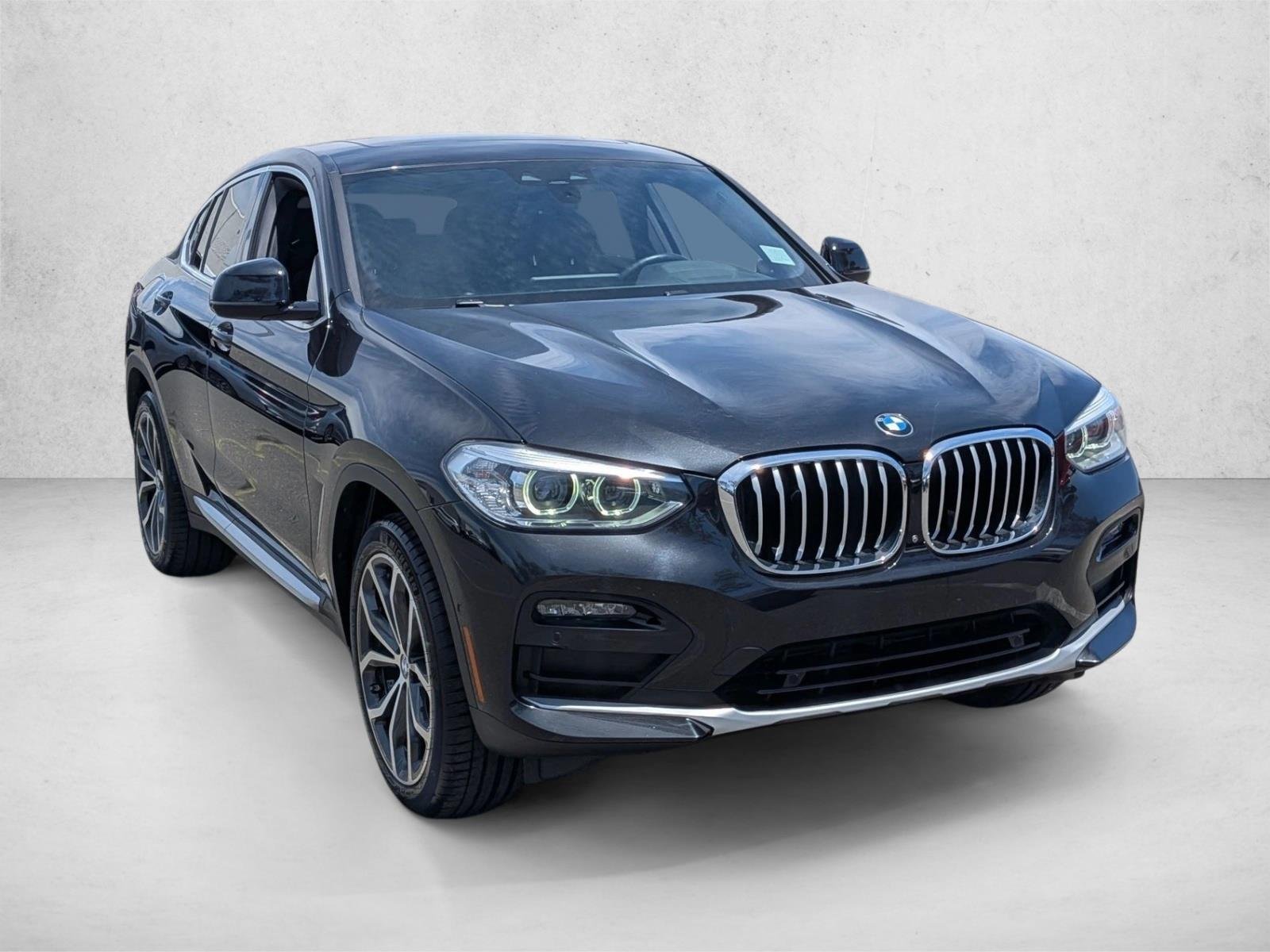 Used 2021 Black Sapphire Metallic BMW xDrive30i image 3