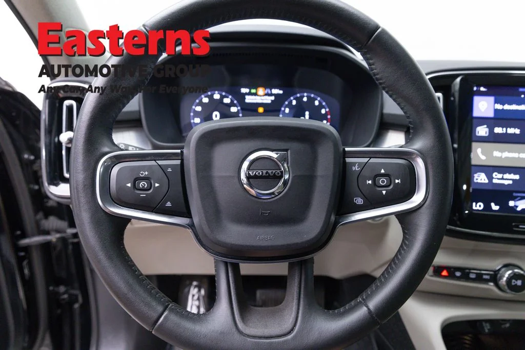 Used 2019 Black Volvo Momentum image 10
