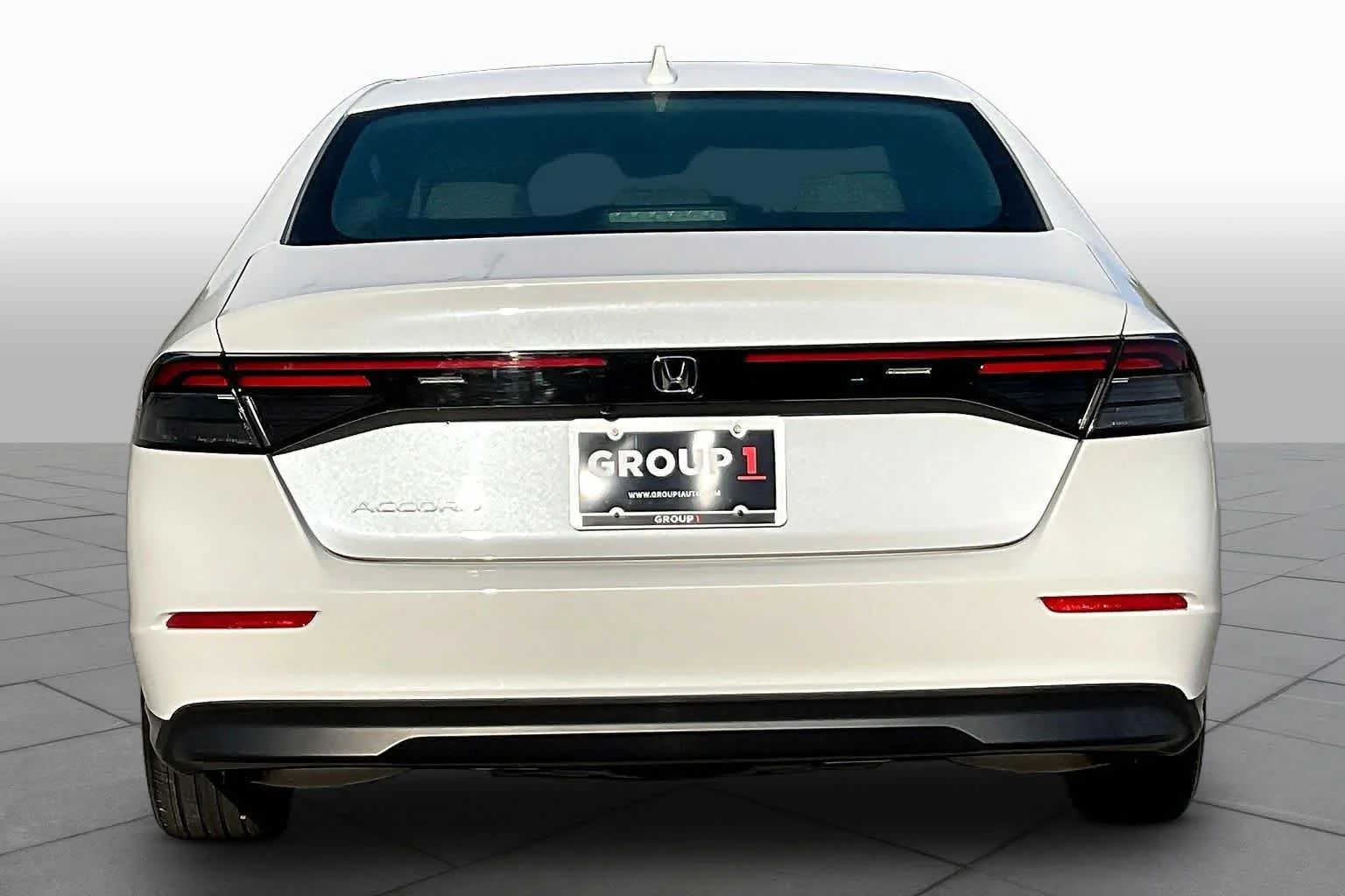 Used 2023 Platinum White Pearl Honda EX image 5