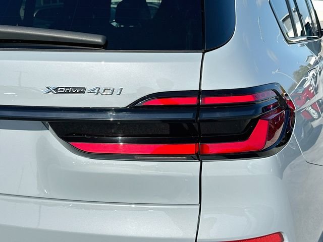 Certified Used 2024 Gray BMW xDrive40i image 33