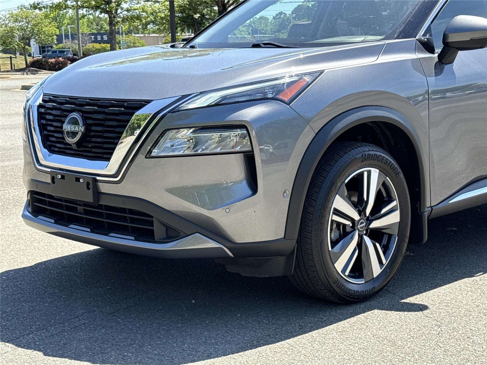 Used 2023 Gun Metallic Nissan SL image 33