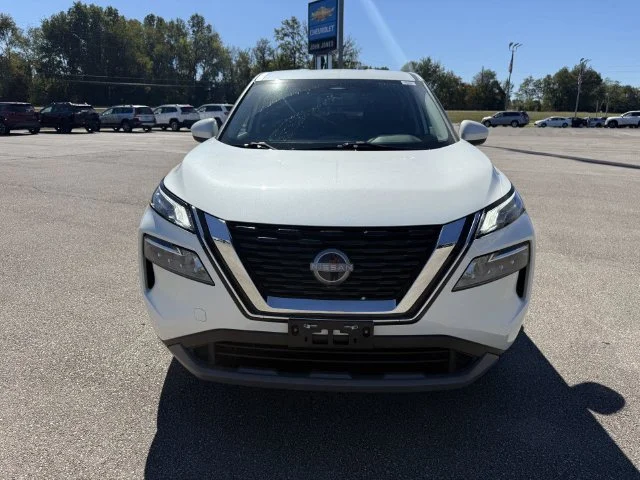 Used 2023 White Nissan SV image 18