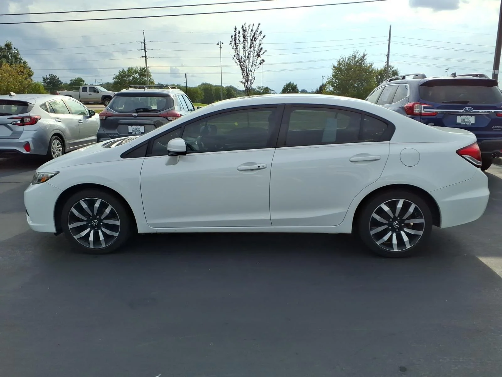 Used 2015 White Orchid Pearl Honda EX-L image 4