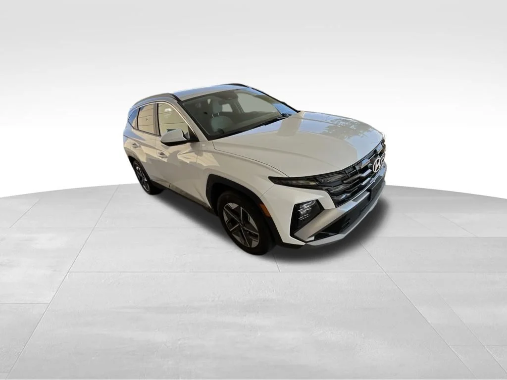 Used 2026 White Hyundai SEL Plus image 22