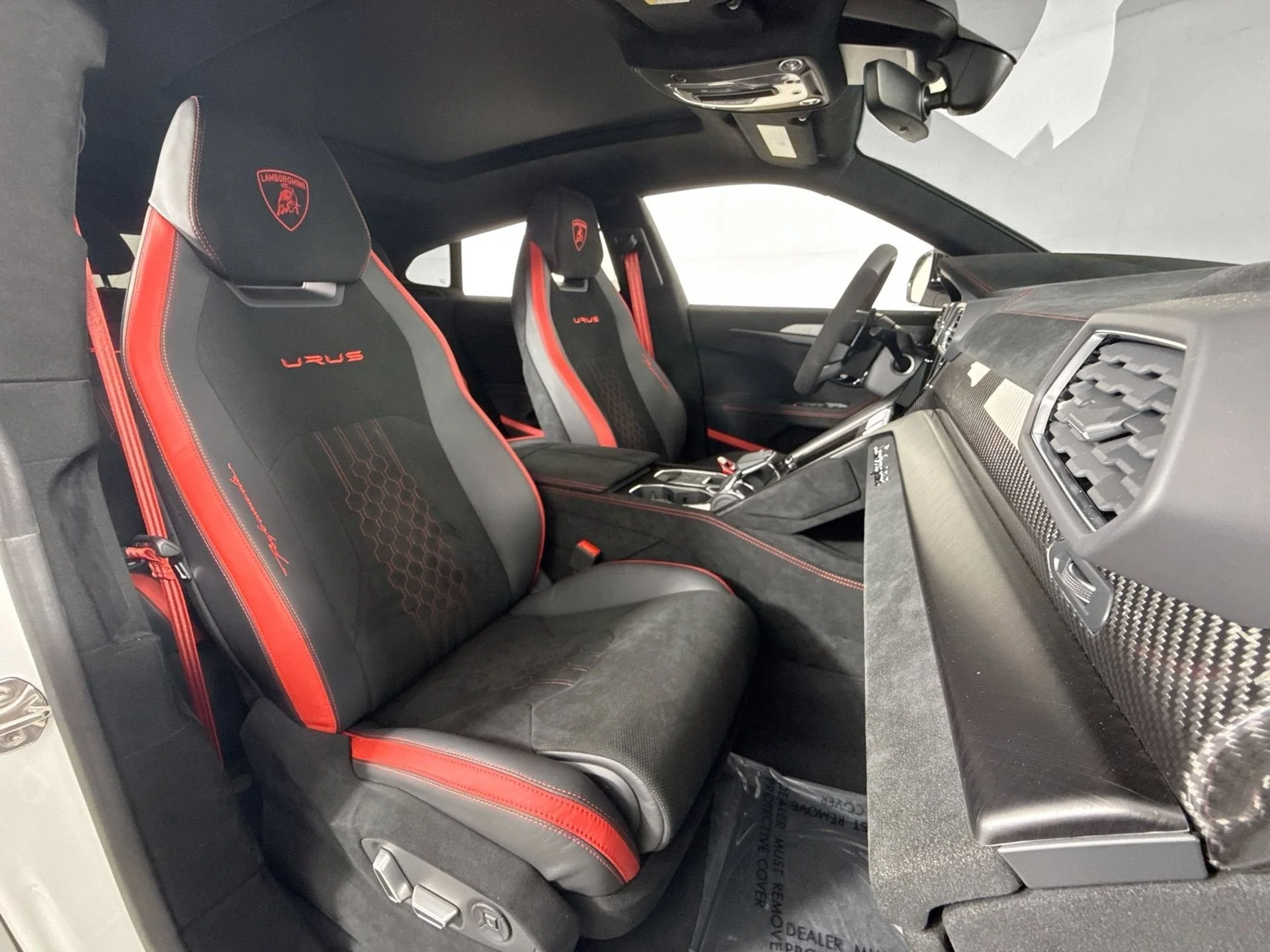 Used 2024 Bianco Monocerus Metallic Lamborghini Performante image 23