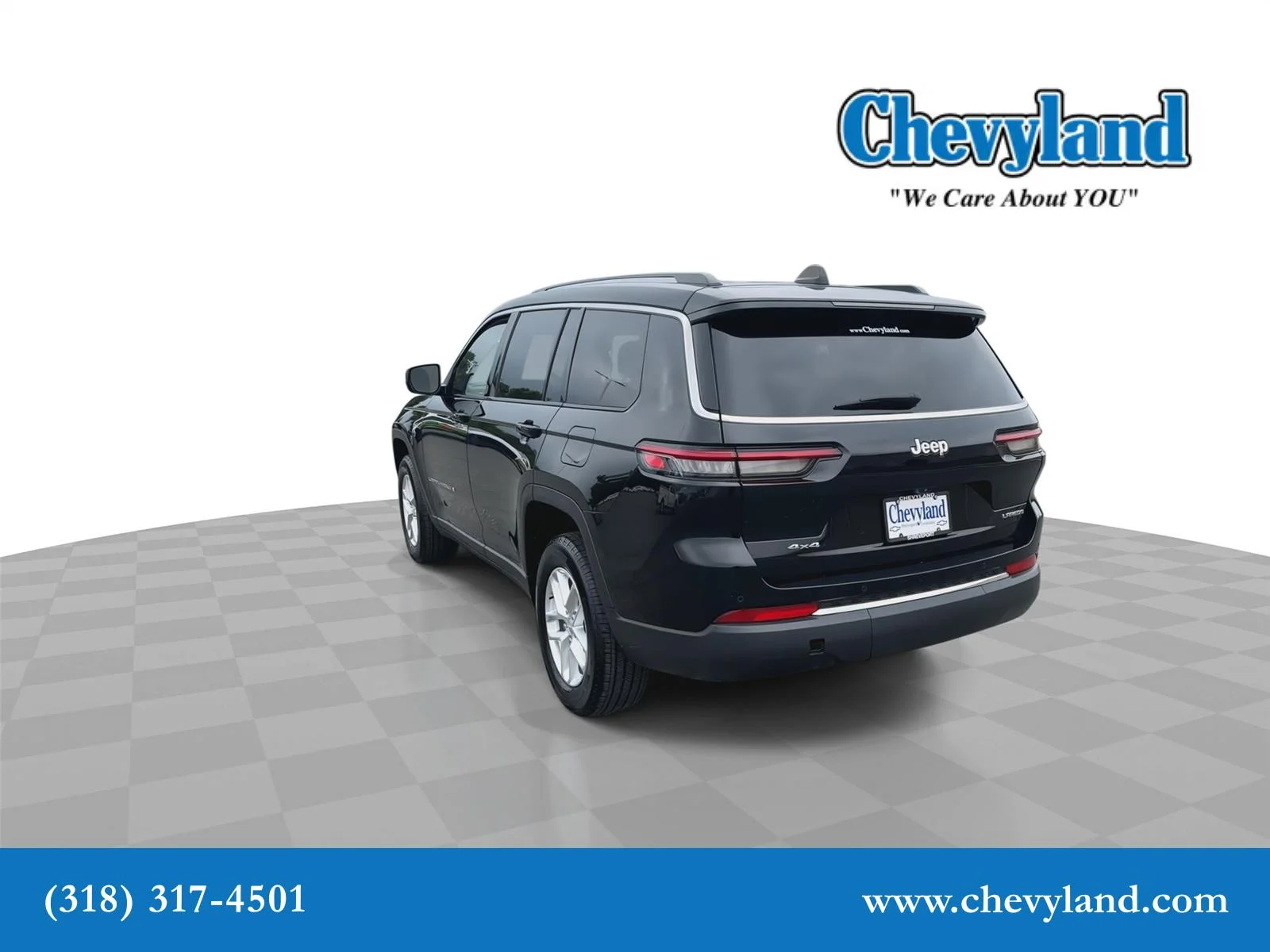 Used 2023 Diamond Black Crystal Pearlcoat Jeep Laredo image 7